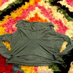 Nordstrom SZ Large cowl turtle neck, cute with tight tank underneath, so soft